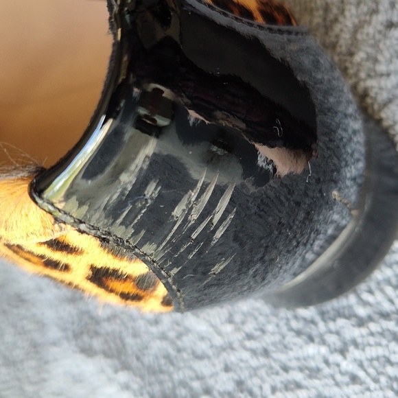 Clarks Unstructured Leopard Print Shoes - Picture 8 of 8